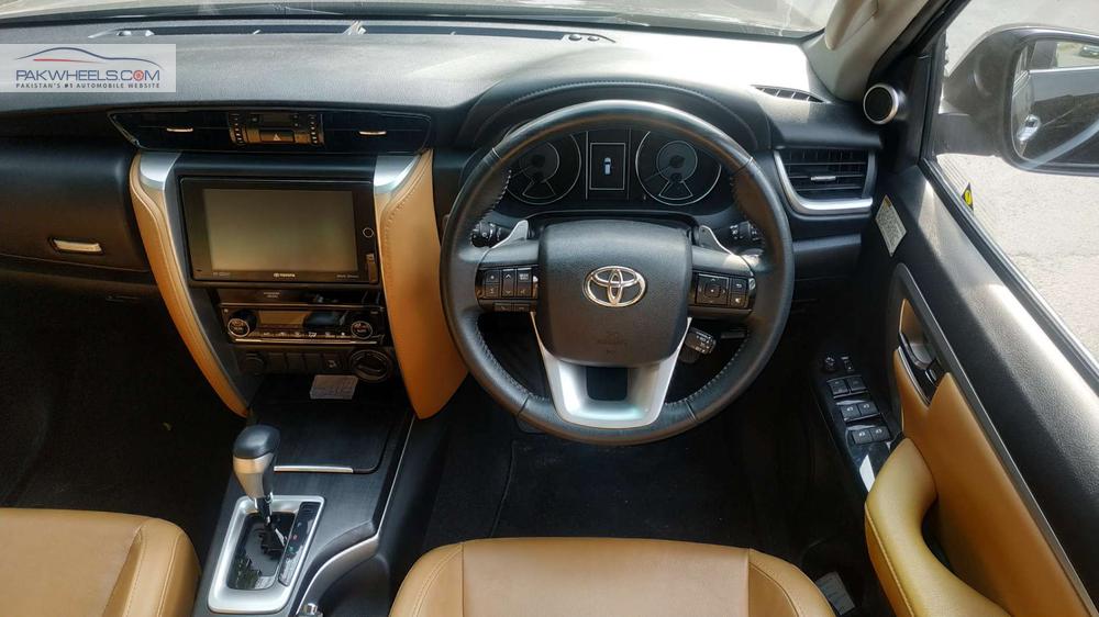 Toyota Fortuner 2018 for Sale in Lahore Toyota Fortuner 2018 for Sale in Lahore Image-8