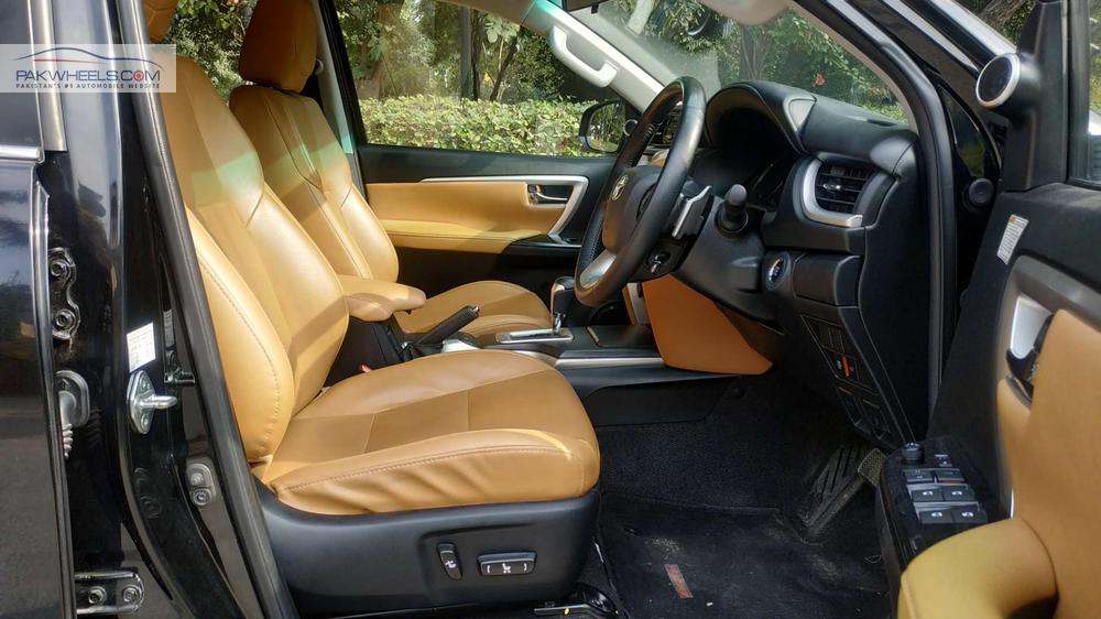 Toyota Fortuner 2018 for Sale in Lahore Toyota Fortuner 2018 for Sale in Lahore Image-9