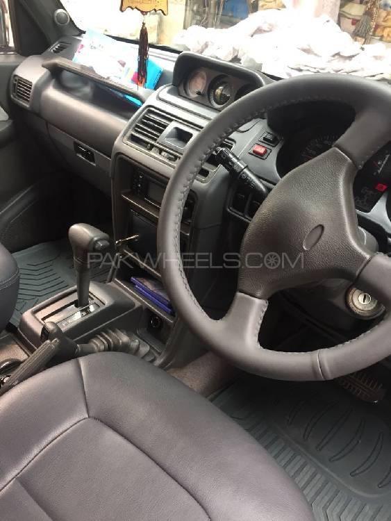 Mitsubishi Pajero 1995 for Sale in Lahore Mitsubishi Pajero 1995 for Sale in Lahore Image-5