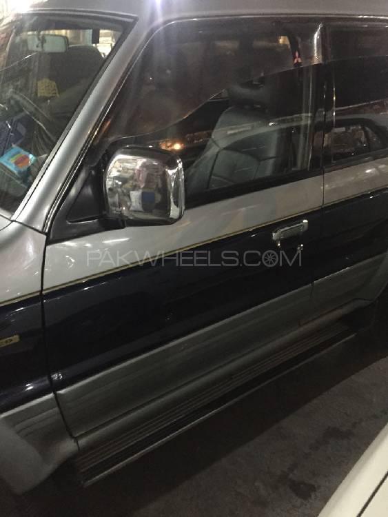 Mitsubishi Pajero 1995 for Sale in Lahore Mitsubishi Pajero 1995 for Sale in Lahore Image-2