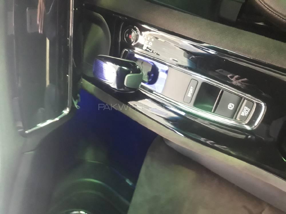 Honda Vezel 2017 for Sale in Lahore Honda Vezel 2017 for Sale in Lahore Image-9