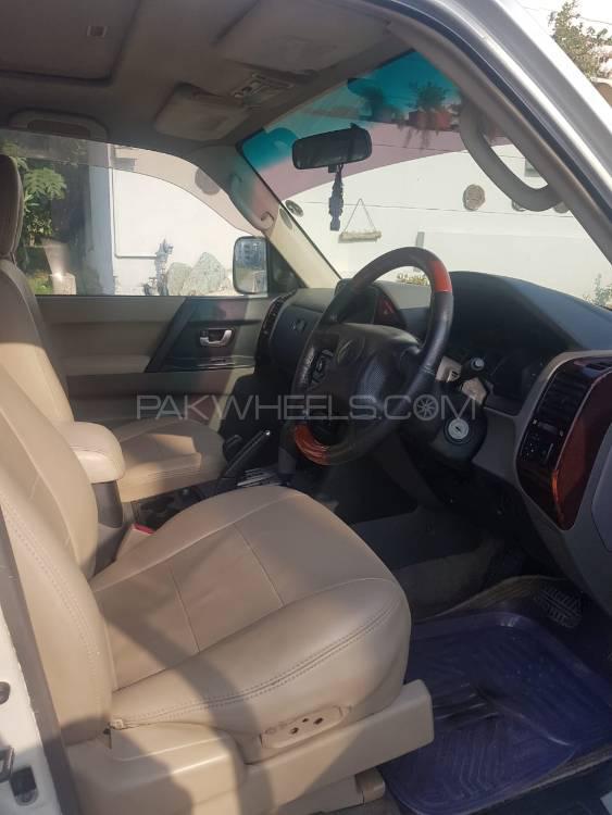 Mitsubishi Pajero 2004 for Sale in Islamabad Mitsubishi Pajero 2004 for Sale in Islamabad Image-11