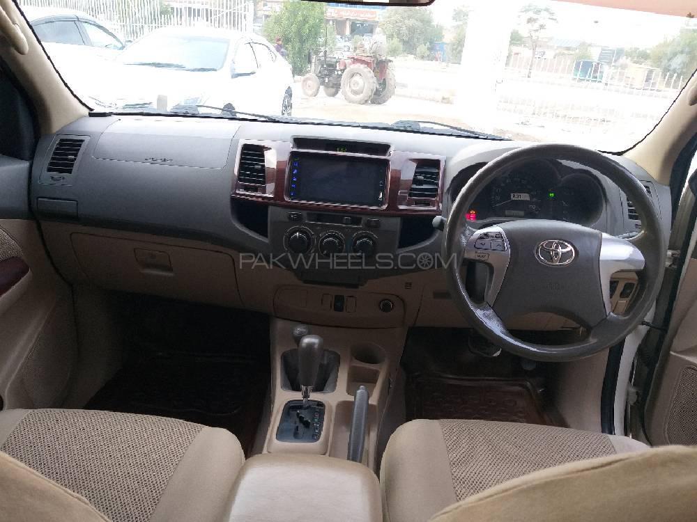 Toyota Hilux 2013 for Sale in Peshawar Toyota Hilux 2013 for Sale in Peshawar Image-5