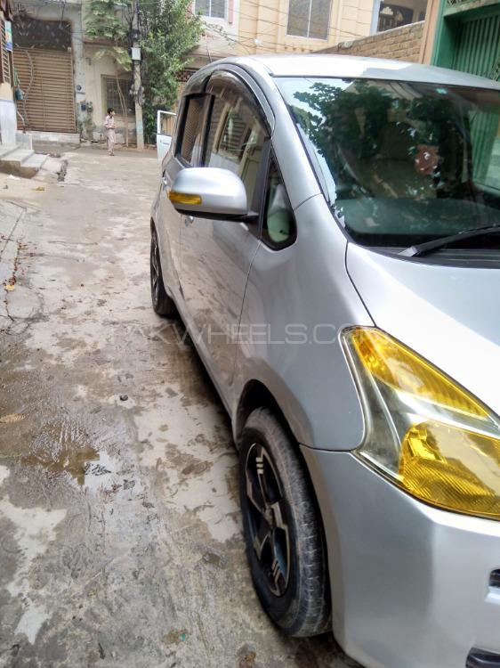 Toyota Ractis 2006 for Sale in Peshawar Toyota Ractis 2006 for Sale in Peshawar Image-3