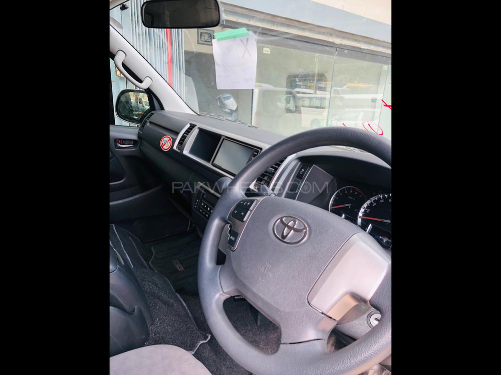 Toyota Hiace 2016 for Sale in Karachi Toyota Hiace 2016 for Sale in Karachi Image-4