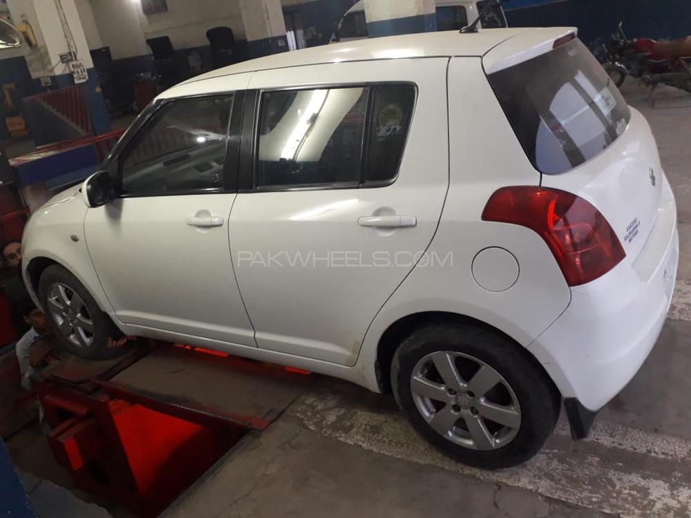 Suzuki Swift 2011 for Sale in Gujranwala Suzuki Swift 2011 for Sale in Gujranwala Image-5