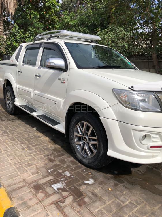 Toyota Hilux 2014 for Sale in Karachi Image-1