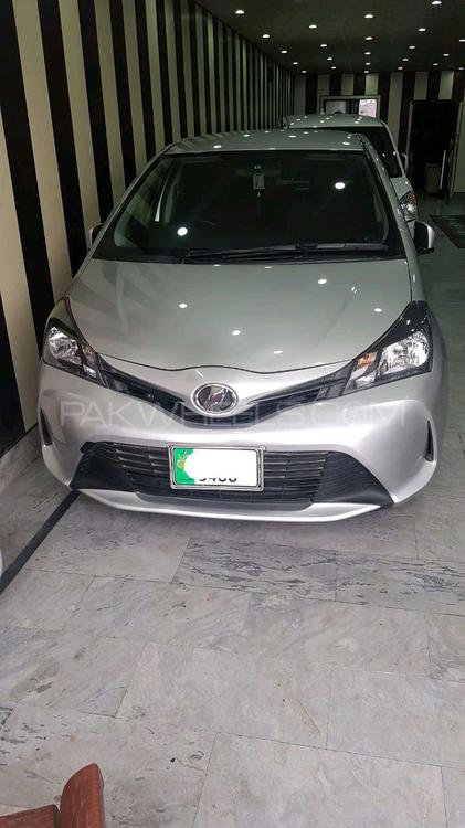 Toyota Vitz 2016 for Sale in Gujranwala Image-1