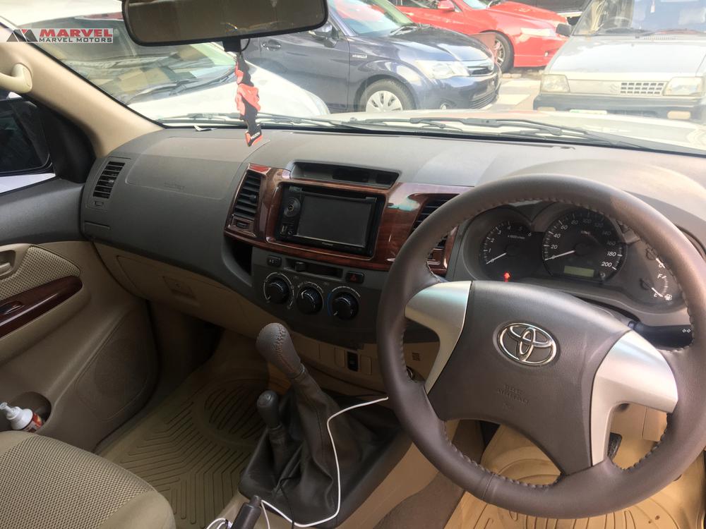 Toyota Hilux 2013 for Sale in Islamabad Toyota Hilux 2013 for Sale in Islamabad Image-12