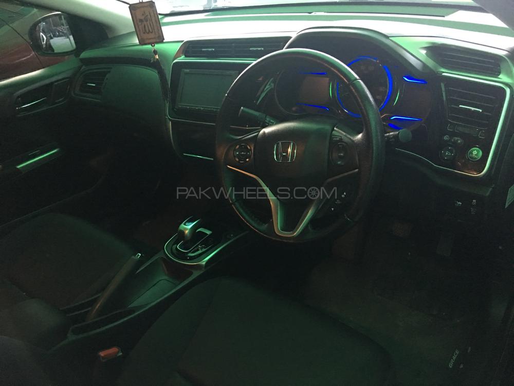 Honda Grace Hybrid 2016 for Sale in Rawalpindi Honda Grace Hybrid 2016 for Sale in Rawalpindi Image-10