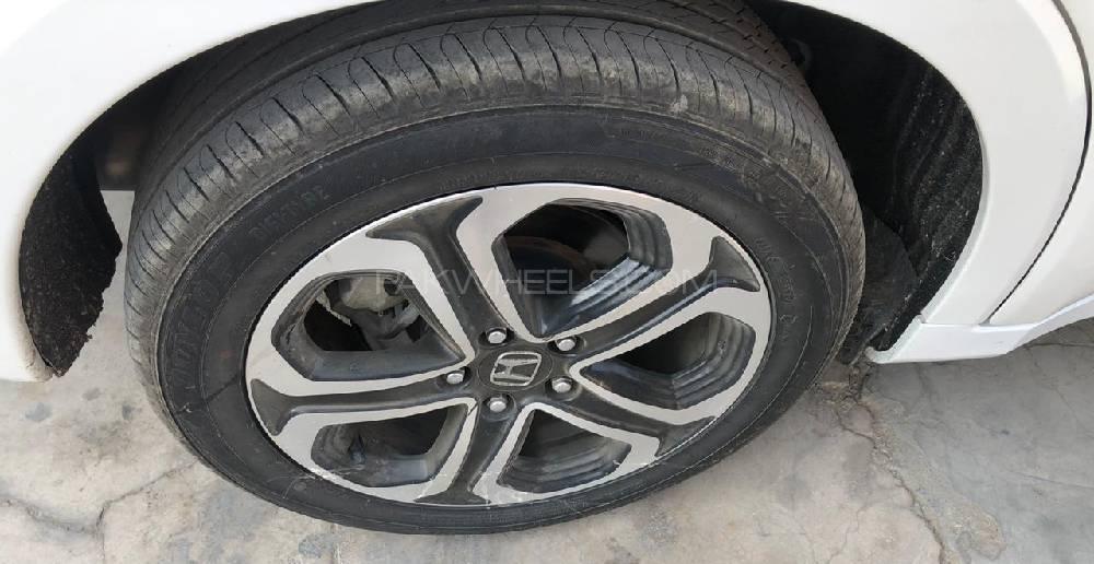 Honda Vezel 2015 for Sale in Karachi Honda Vezel 2015 for Sale in Karachi Image-4