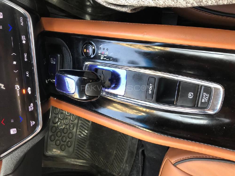 Honda Vezel 2015 for Sale in Karachi Honda Vezel 2015 for Sale in Karachi Image-13