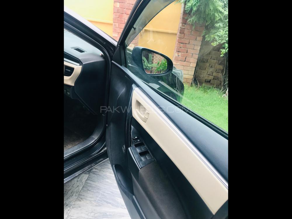 Toyota Corolla 2015 for Sale in Lahore Toyota Corolla 2015 for Sale in Lahore Image-13