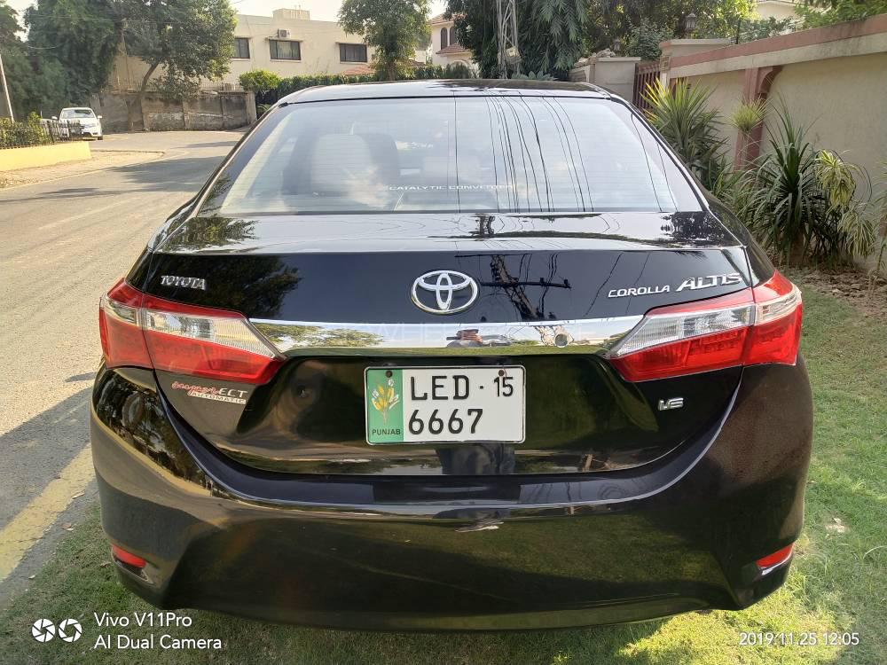 Toyota Corolla 2015 for Sale in Lahore Toyota Corolla 2015 for Sale in Lahore Image-10