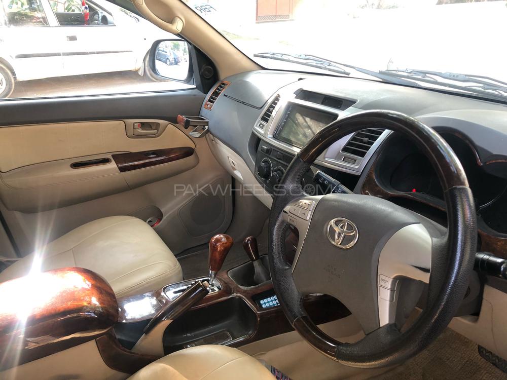 Toyota Hilux 2005 for Sale in Karachi Toyota Hilux 2005 for Sale in Karachi Image-8
