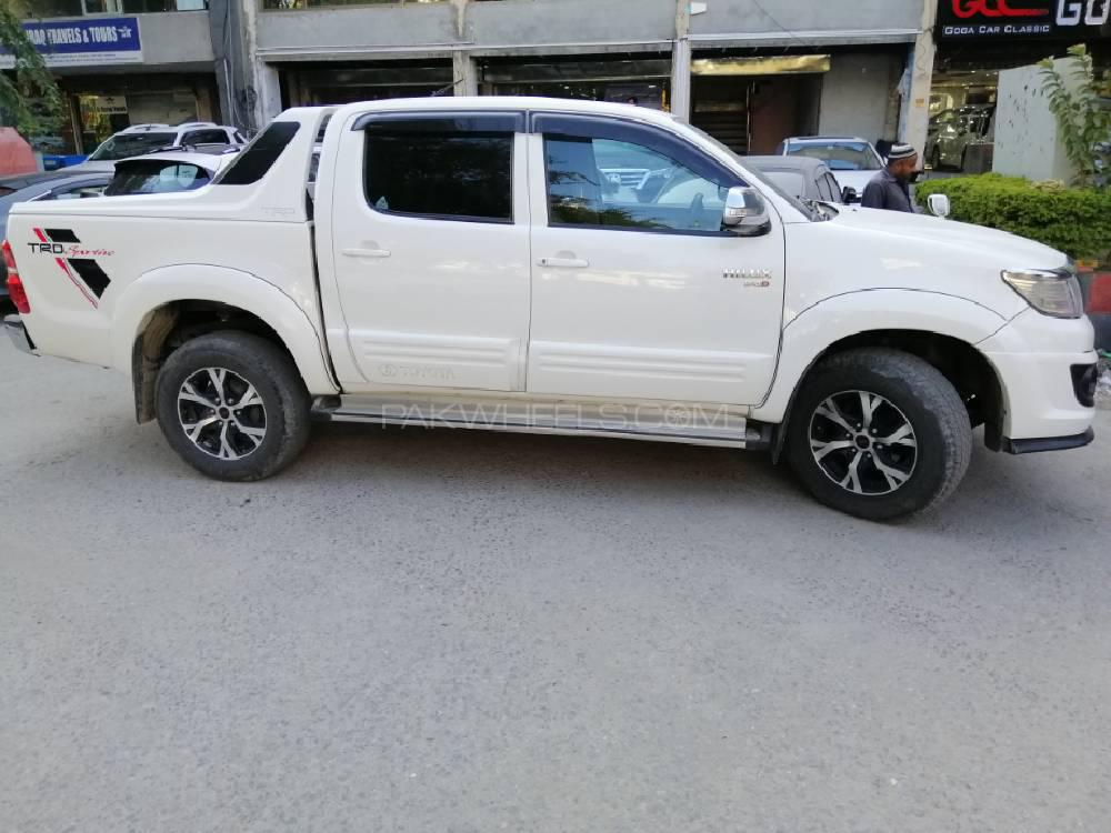 ٹویوٹا ہائیلکس 2016 for Sale in اسلام آباد ٹویوٹا ہائیلکس 2016 for Sale in اسلام آباد Image-11