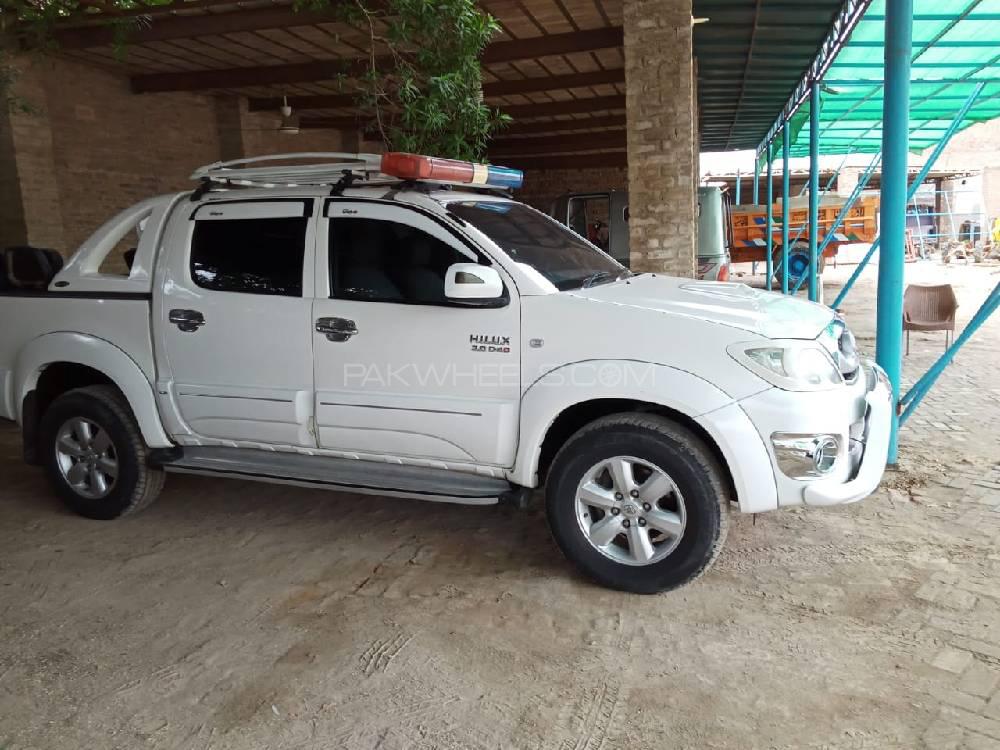 Toyota Hilux 2010 for Sale in Sukkur Image-1