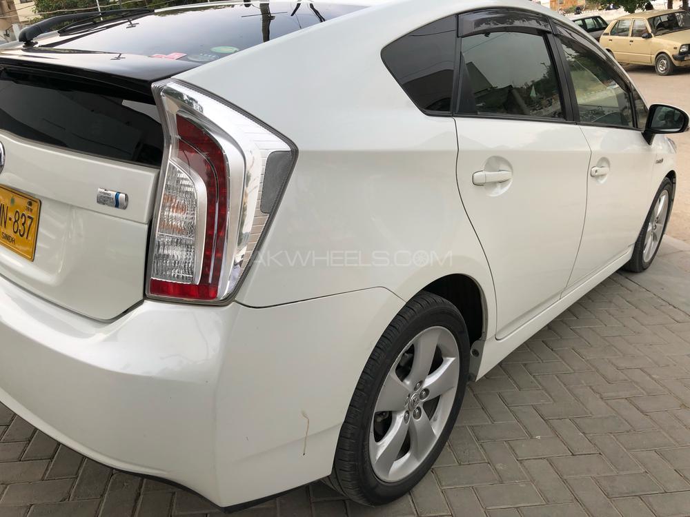 Toyota Prius 2014 for Sale in Karachi Toyota Prius 2014 for Sale in Karachi Image-6