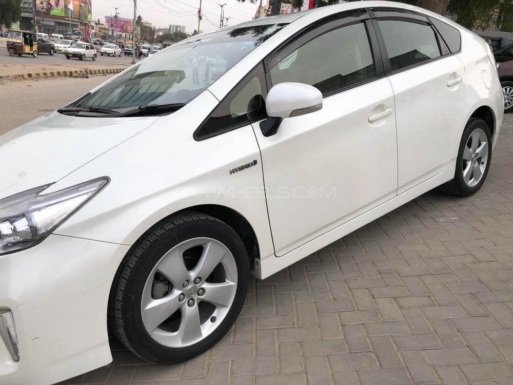 Toyota Prius 2014 for Sale in Karachi Toyota Prius 2014 for Sale in Karachi Image-3