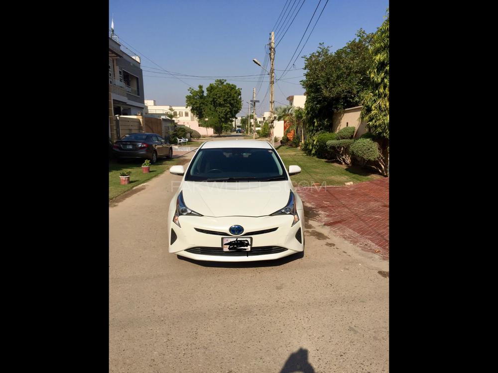 Toyota Prius 2016 for Sale in Multan Image-1