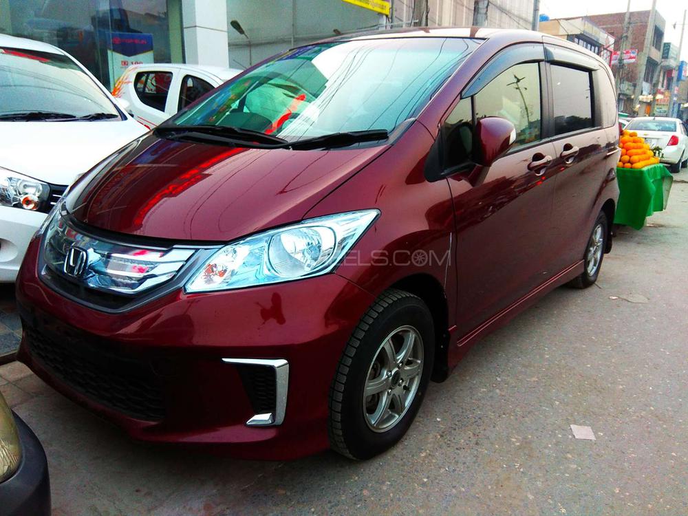 Honda Freed 2015 for Sale in Lahore Image-1