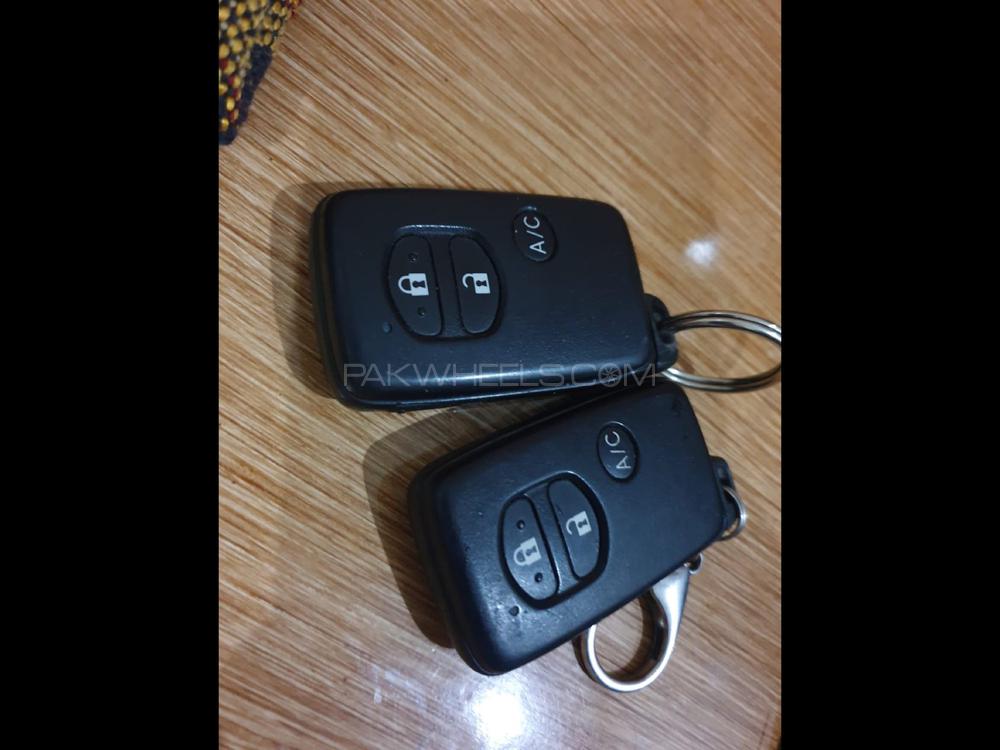 Toyota Prius 2010 for Sale in Lahore Toyota Prius 2010 for Sale in Lahore Image-13