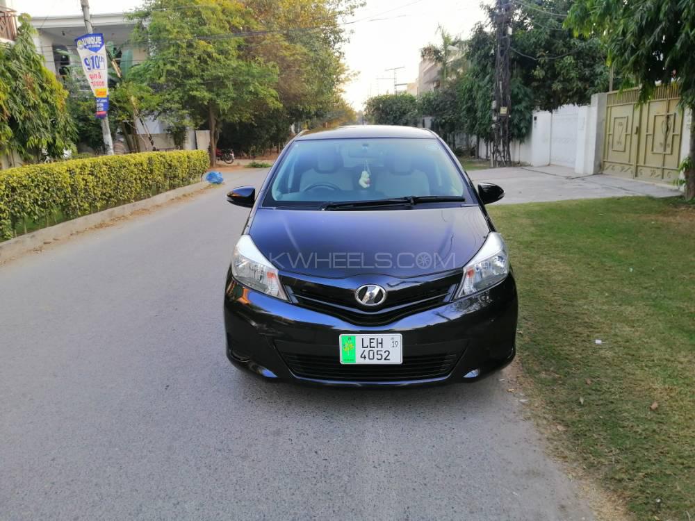 Toyota Vitz 2013 for Sale in Lahore Image-1