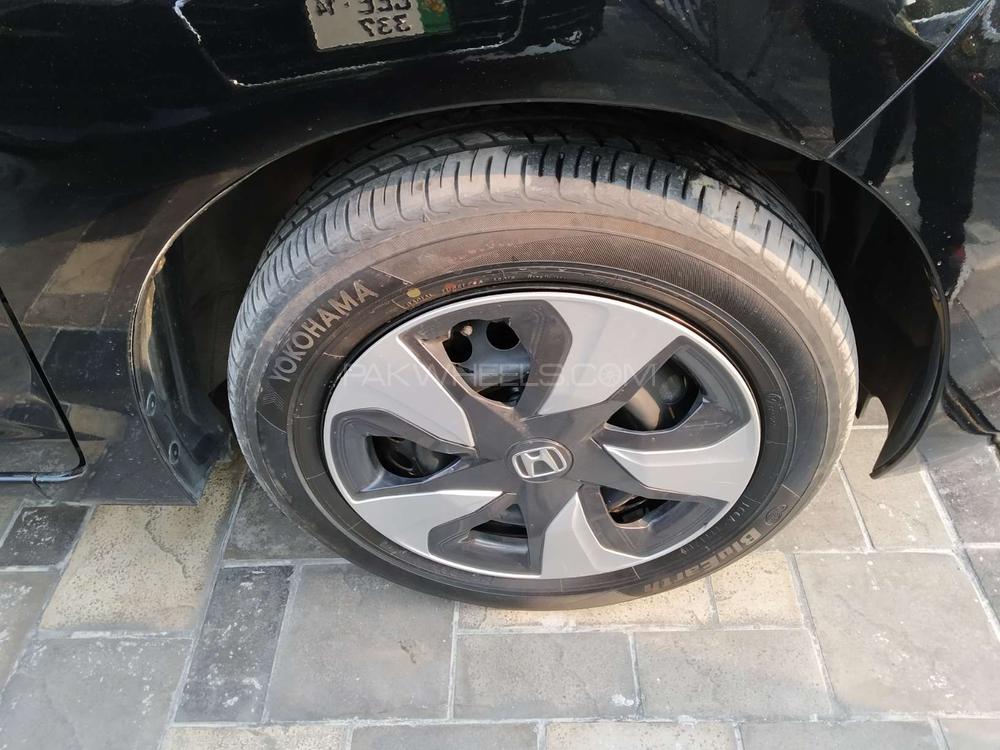 Honda Fit 2016 for Sale in Lahore Honda Fit 2016 for Sale in Lahore Image-4