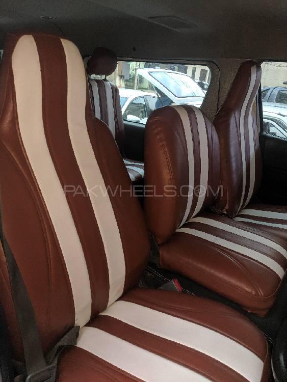 Toyota Hiace 2006 for Sale in Karachi Toyota Hiace 2006 for Sale in Karachi Image-6