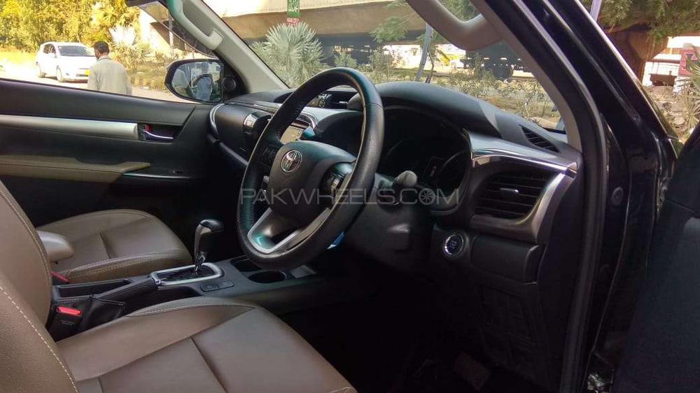 Toyota Hilux 2018 for Sale in Karachi Toyota Hilux 2018 for Sale in Karachi Image-4