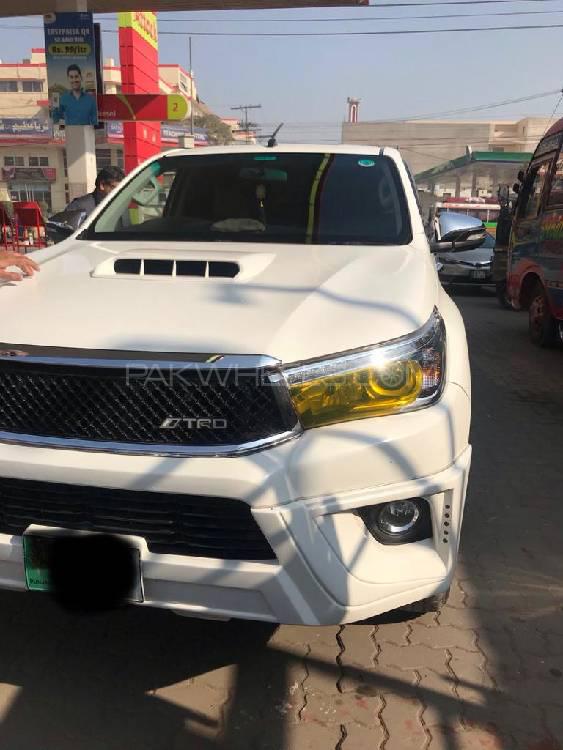 Toyota Hilux 2016 for Sale in Lahore Image-1