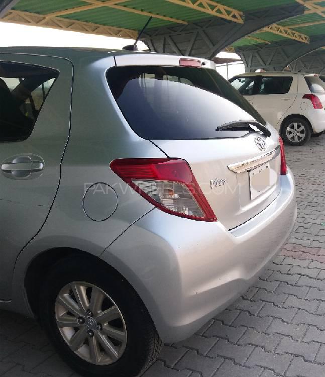 Toyota Vitz 2011 for Sale in Gujranwala Toyota Vitz 2011 for Sale in Gujranwala Image-4