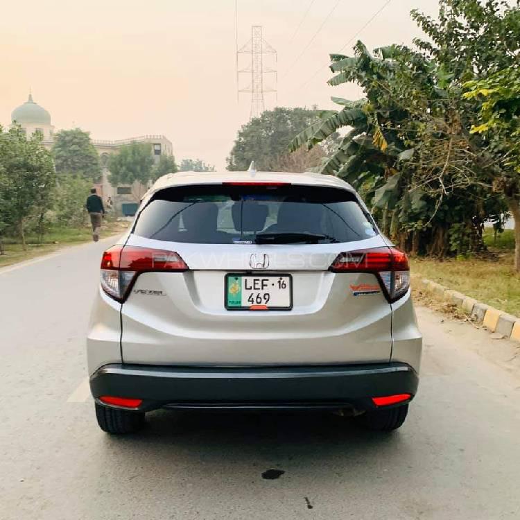Honda Vezel 2014 for Sale in Lahore Honda Vezel 2014 for Sale in Lahore Image-7
