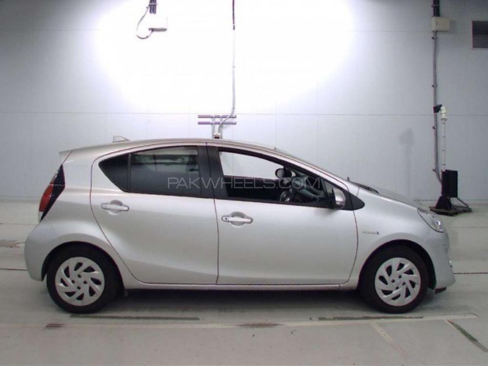 Toyota Aqua 2016 for Sale in Peshawar Toyota Aqua 2016 for Sale in Peshawar Image-7