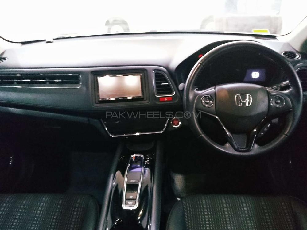 Honda Vezel 2014 for Sale in Rawalpindi Honda Vezel 2014 for Sale in Rawalpindi Image-11