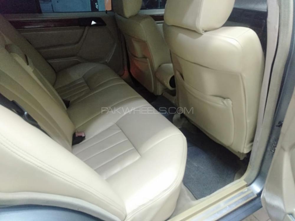 Mercedes Benz 250 D 1990 for Sale in Peshawar Mercedes Benz 250 D 1990 for Sale in Peshawar Image-8