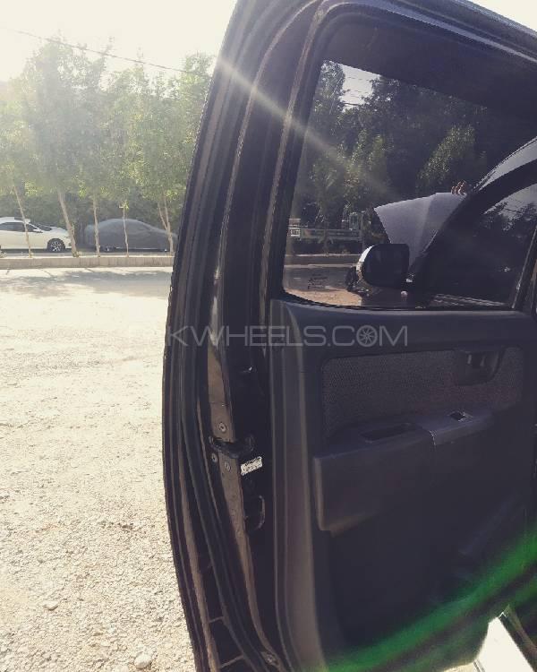 Toyota Hilux 2012 for Sale in Karachi Toyota Hilux 2012 for Sale in Karachi Image-9