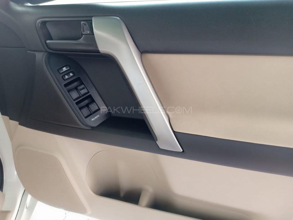 Toyota Prado 2012 for Sale in Lahore Toyota Prado 2012 for Sale in Lahore Image-8