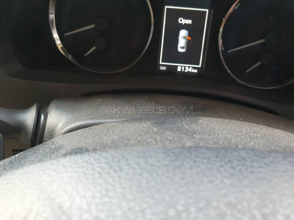 Toyota Corolla 2019 for Sale in Peshawar Toyota Corolla 2019 for Sale in Peshawar Image-9