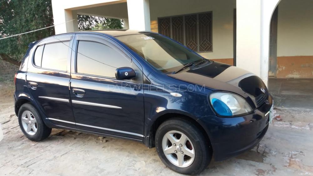 Toyota Vitz 2001 for Sale in D.G.Khan Image-1