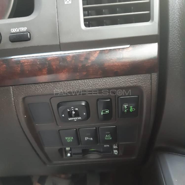 Toyota Land Cruiser 2007 for Sale in Karachi Toyota Land Cruiser 2007 for Sale in Karachi Image-6