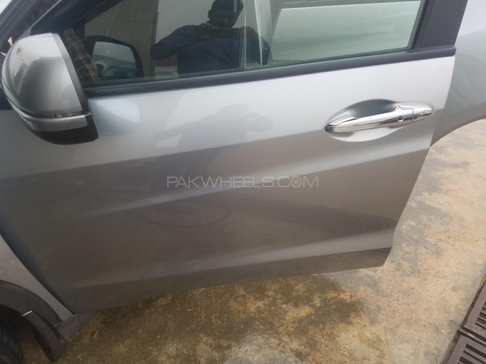 Honda Vezel 2014 for Sale in Sialkot Honda Vezel 2014 for Sale in Sialkot Image-5