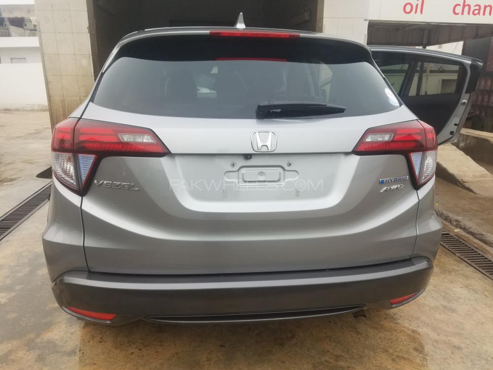 Honda Vezel 2014 for Sale in Sialkot Honda Vezel 2014 for Sale in Sialkot Image-2