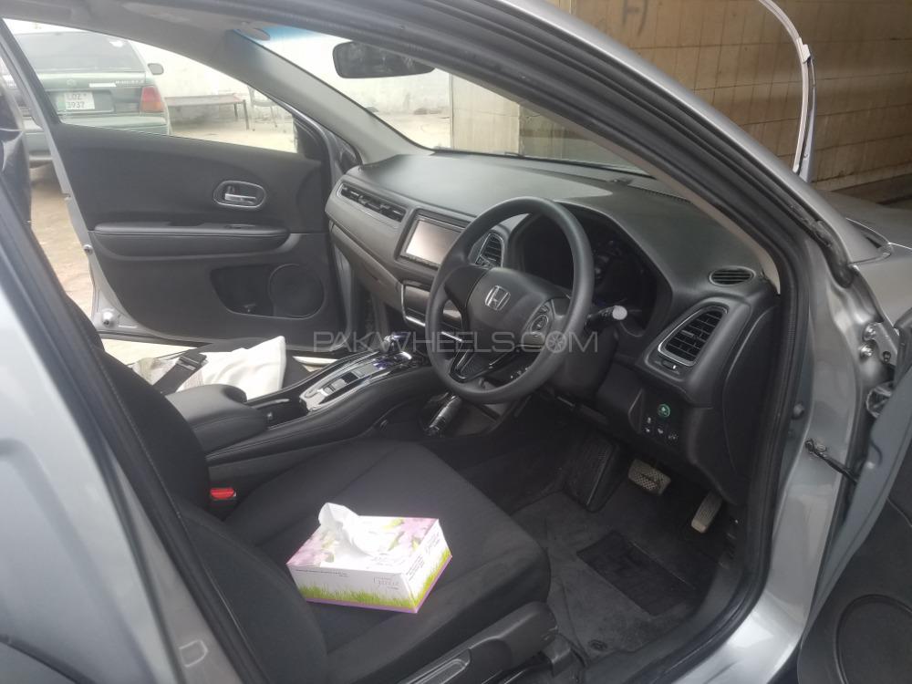 Honda Vezel 2014 for Sale in Sialkot Honda Vezel 2014 for Sale in Sialkot Image-10