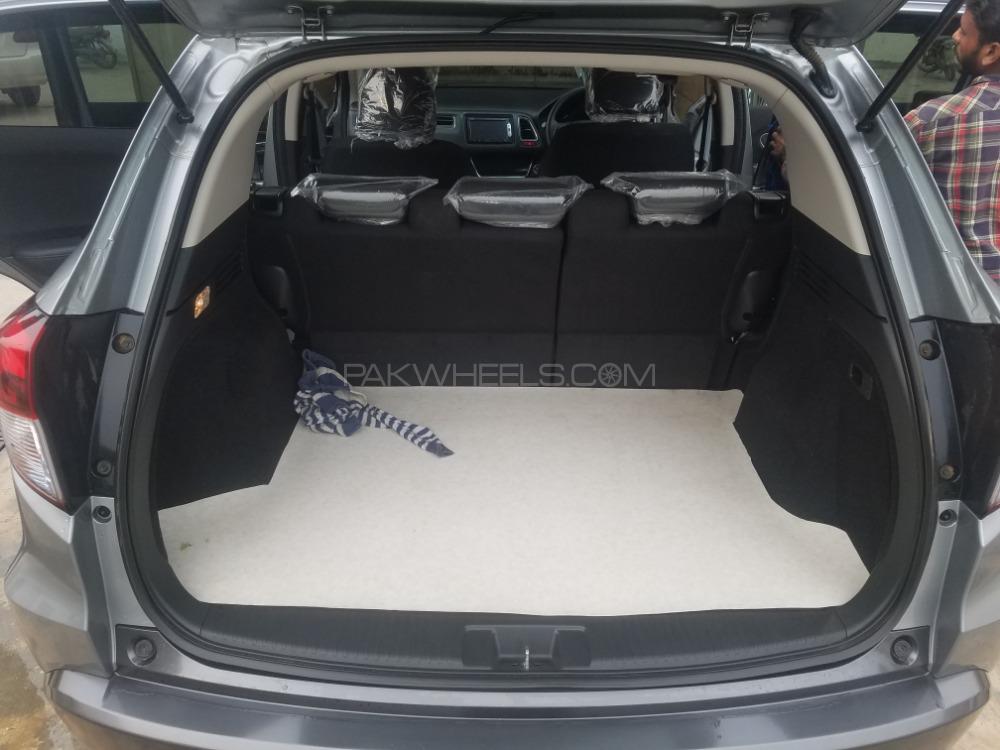 Honda Vezel 2014 for Sale in Sialkot Honda Vezel 2014 for Sale in Sialkot Image-16