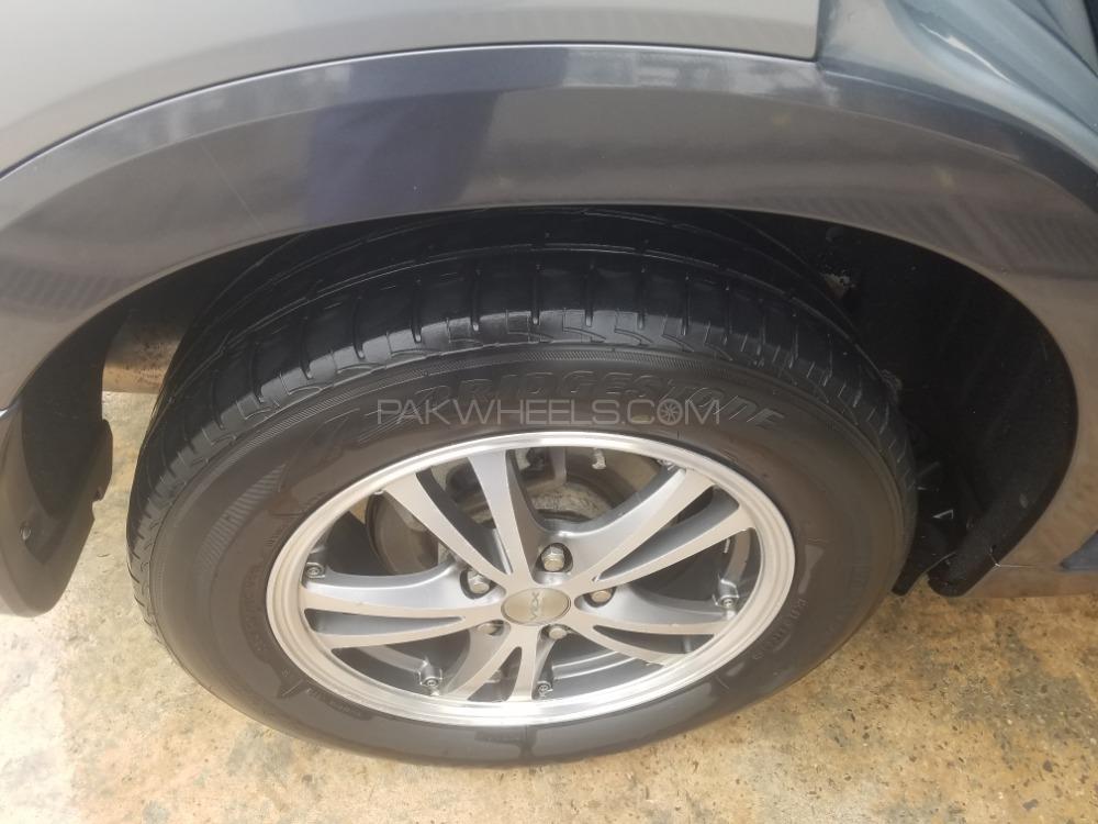 Honda Vezel 2014 for Sale in Sialkot Honda Vezel 2014 for Sale in Sialkot Image-13