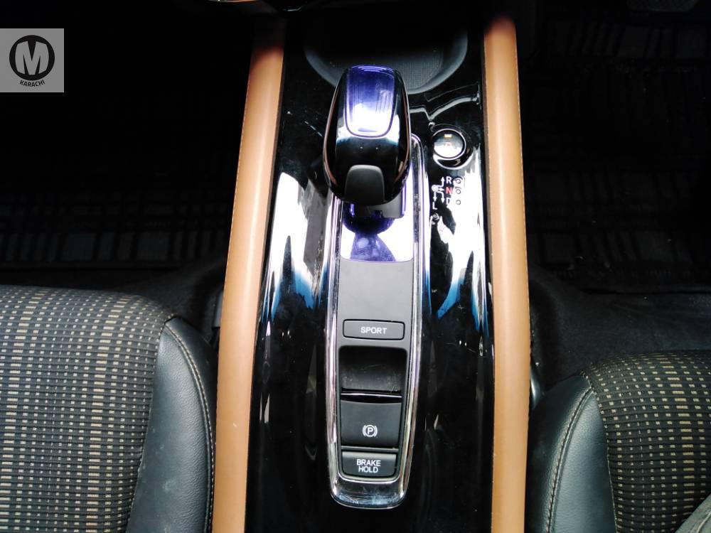 Honda Vezel 2014 for Sale in Karachi Honda Vezel 2014 for Sale in Karachi Image-7
