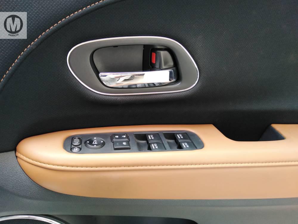 Honda Vezel 2014 for Sale in Karachi Honda Vezel 2014 for Sale in Karachi Image-11