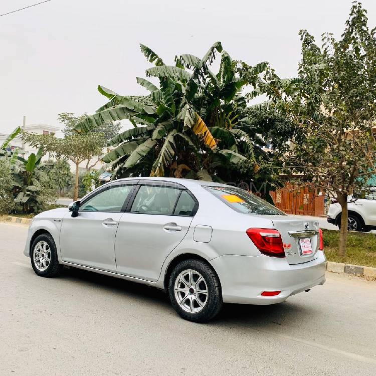 Toyota Corolla Axio 2015 for Sale in Lahore Toyota Corolla Axio 2015 for Sale in Lahore Image-2