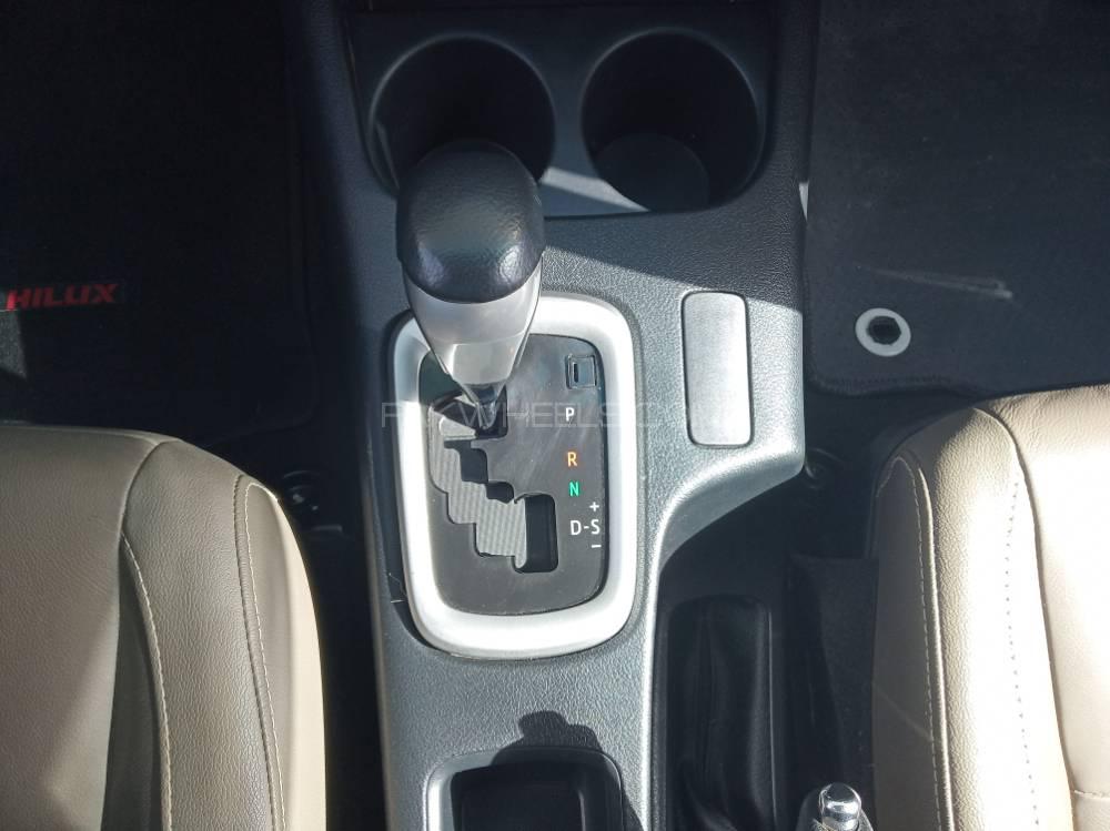 Toyota Hilux 2017 for Sale in Karachi Toyota Hilux 2017 for Sale in Karachi Image-4